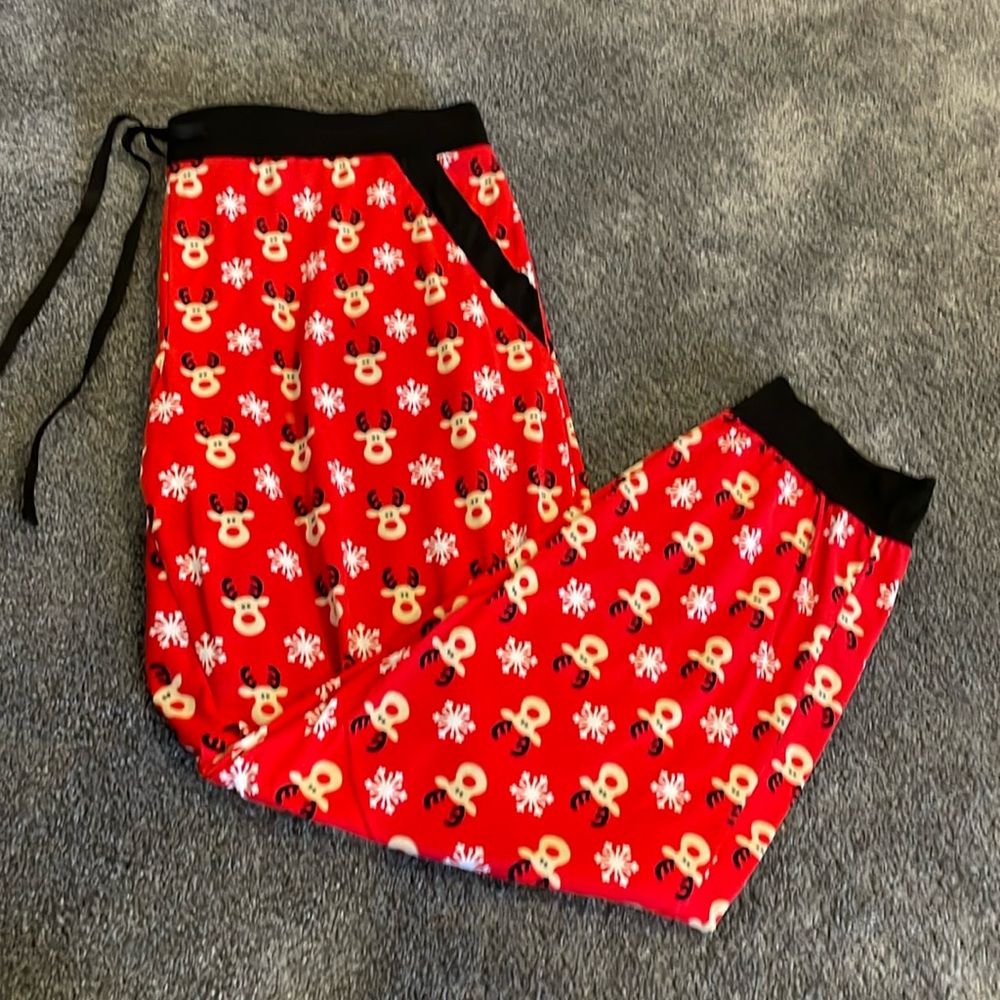 Woman’s reindeer pj joggers